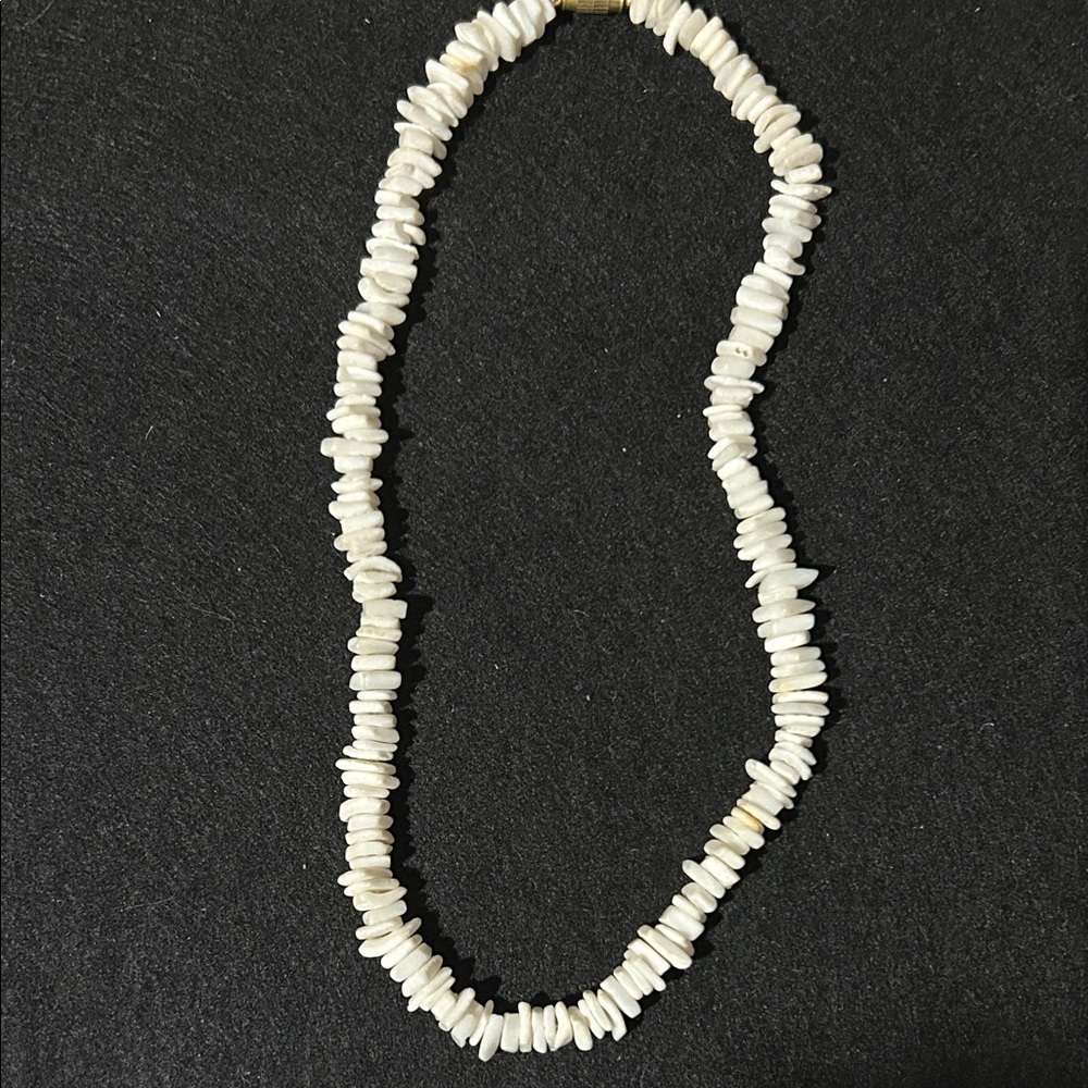 Sea Shell White Necklace EUC